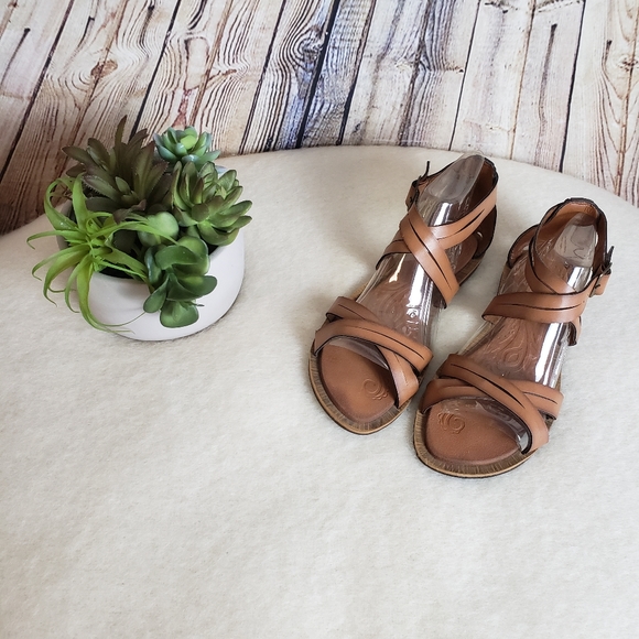 Clarks Shoes - Clark's Leather Ankle Strap Sandals